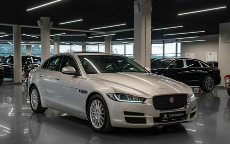 Jaguar XE I рестайлинг, 2015 год, 1 790 000 рублей, 2 фотография