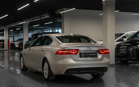 Jaguar XE I рестайлинг, 2015 год, 1 790 000 рублей, 4 фотография