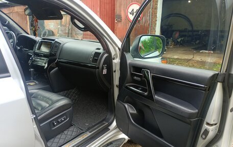 Toyota Land Cruiser 200, 2011 год, 2 650 000 рублей, 8 фотография
