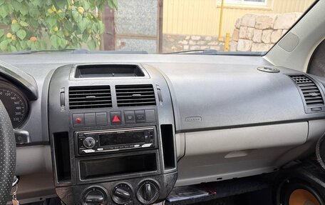 Volkswagen Polo IV рестайлинг, 2002 год, 400 000 рублей, 8 фотография