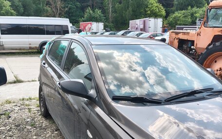Hyundai Solaris II рестайлинг, 2015 год, 350 000 рублей, 6 фотография