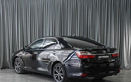 Toyota Camry, 2017 год, 1 899 000 рублей, 2 фотография