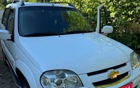 Chevrolet Niva I рестайлинг, 2011 год, 740 000 рублей, 1 фотография