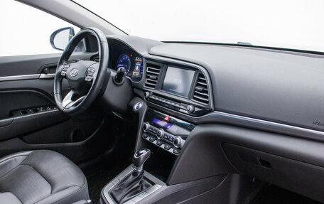Hyundai Elantra VI рестайлинг, 2019 год, 1 840 000 рублей, 10 фотография