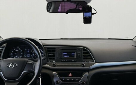 Hyundai Elantra VI рестайлинг, 2017 год, 1 875 000 рублей, 5 фотография