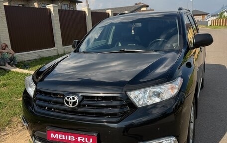 Toyota Highlander III, 2012 год, 2 100 000 рублей, 1 фотография