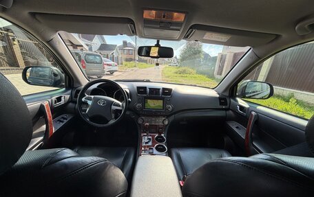 Toyota Highlander III, 2012 год, 2 100 000 рублей, 5 фотография