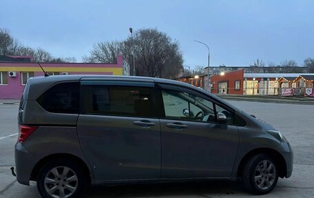 Honda Freed I, 2009 год, 999 000 рублей, 2 фотография