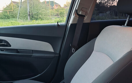 Chevrolet Cruze II, 2011 год, 800 000 рублей, 19 фотография