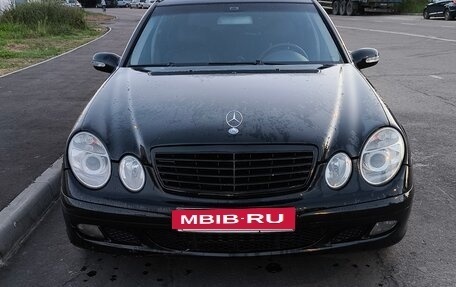 Mercedes-Benz E-Класс, 2004 год, 730 000 рублей, 2 фотография