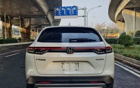 Honda Vezel, 2023 год, 1 685 000 рублей, 3 фотография