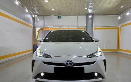 Toyota Prius IV XW50, 2020 год, 1 795 000 рублей, 4 фотография