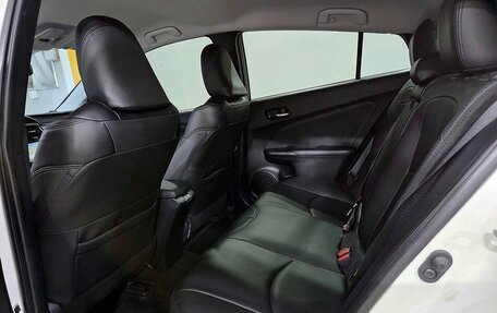 Toyota Prius IV XW50, 2020 год, 1 795 000 рублей, 13 фотография