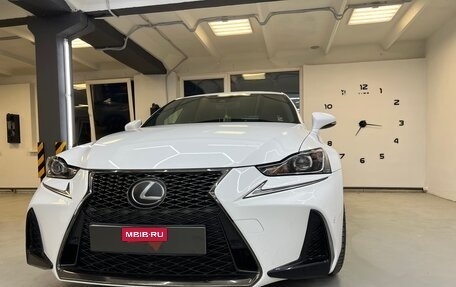 Lexus IS III, 2019 год, 3 500 000 рублей, 3 фотография
