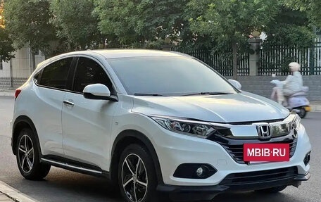 Honda Vezel, 2022 год, 1 670 000 рублей, 2 фотография