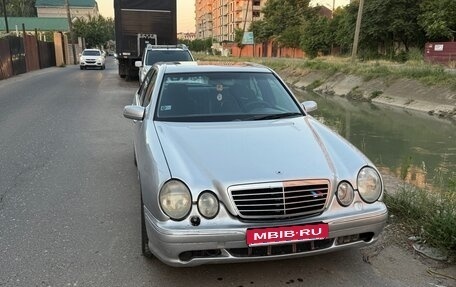 Mercedes-Benz E-Класс, 2001 год, 650 000 рублей, 1 фотография