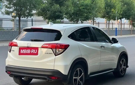 Honda Vezel, 2022 год, 1 670 000 рублей, 5 фотография
