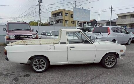 Nissan Sunny, 1992 год, 1 300 000 рублей, 9 фотография