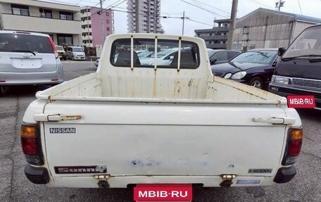 Nissan Sunny, 1992 год, 1 300 000 рублей, 5 фотография