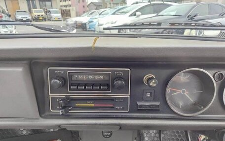 Nissan Sunny, 1992 год, 1 300 000 рублей, 13 фотография