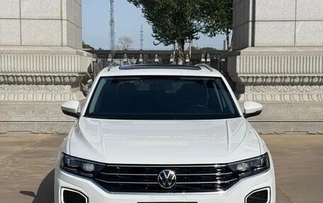 Volkswagen T-Roc I, 2022 год, 1 600 006 рублей, 1 фотография