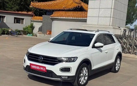 Volkswagen T-Roc I, 2022 год, 1 600 006 рублей, 2 фотография