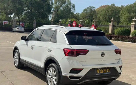 Volkswagen T-Roc I, 2022 год, 1 600 006 рублей, 5 фотография