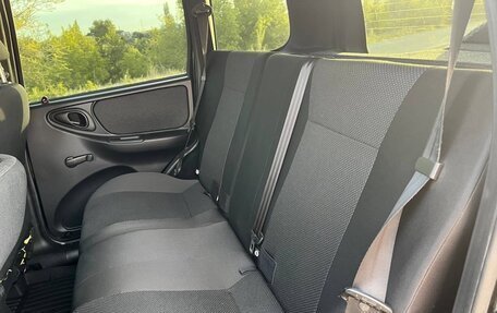 Chevrolet Niva I рестайлинг, 2004 год, 1 800 000 рублей, 19 фотография