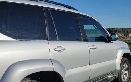 Toyota Land Cruiser Prado 120 рестайлинг, 2003 год, 1 850 000 рублей, 3 фотография