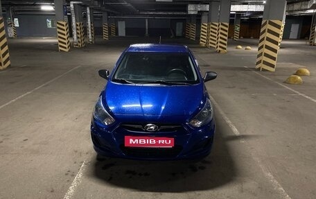 Hyundai Solaris II рестайлинг, 2013 год, 750 000 рублей, 2 фотография