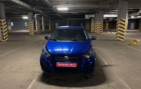 Hyundai Solaris II рестайлинг, 2013 год, 750 000 рублей, 1 фотография