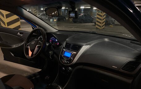 Hyundai Solaris II рестайлинг, 2013 год, 750 000 рублей, 21 фотография