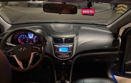 Hyundai Solaris II рестайлинг, 2013 год, 750 000 рублей, 24 фотография
