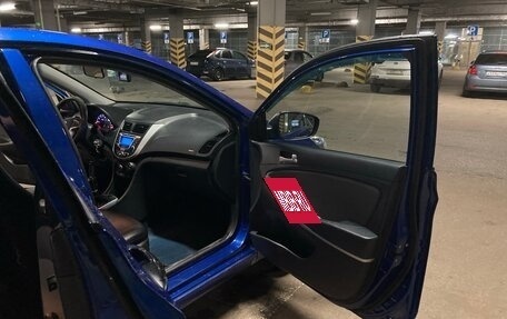Hyundai Solaris II рестайлинг, 2013 год, 750 000 рублей, 20 фотография