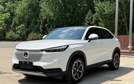 Honda Vezel, 2023 год, 1 800 006 рублей, 2 фотография