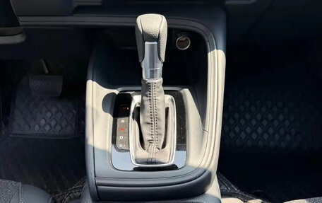 Honda Vezel, 2023 год, 1 800 006 рублей, 13 фотография