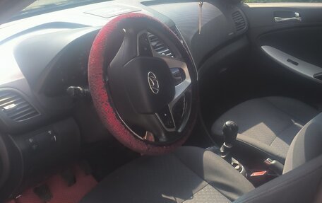 Hyundai Solaris II рестайлинг, 2012 год, 750 000 рублей, 11 фотография