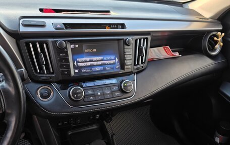 Toyota RAV4, 2018 год, 3 100 000 рублей, 8 фотография