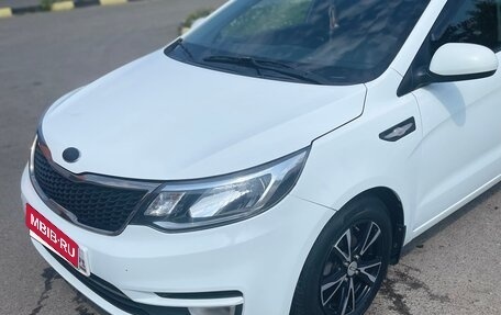 KIA Rio III рестайлинг, 2016 год, 999 000 рублей, 2 фотография