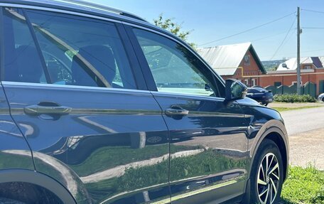 Volkswagen Tiguan II, 2019 год, 2 200 000 рублей, 3 фотография