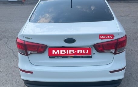 KIA Rio III рестайлинг, 2016 год, 999 000 рублей, 5 фотография