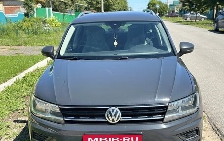 Volkswagen Tiguan II, 2019 год, 2 200 000 рублей, 2 фотография