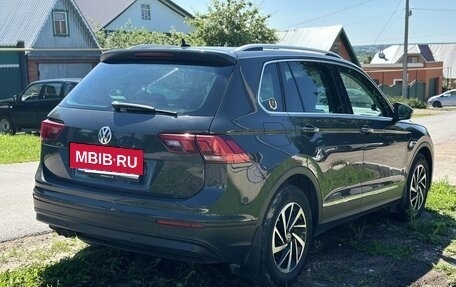 Volkswagen Tiguan II, 2019 год, 2 200 000 рублей, 15 фотография