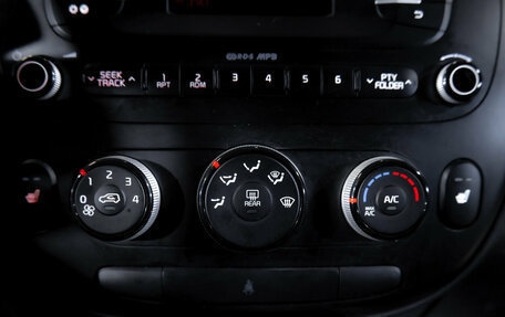 KIA Soul II рестайлинг, 2014 год, 999 000 рублей, 23 фотография