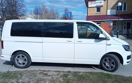 Volkswagen Caravelle T6 рестайлинг, 2018 год, 2 520 000 рублей, 6 фотография