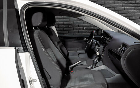 Volkswagen Jetta VI, 2016 год, 1 360 000 рублей, 11 фотография
