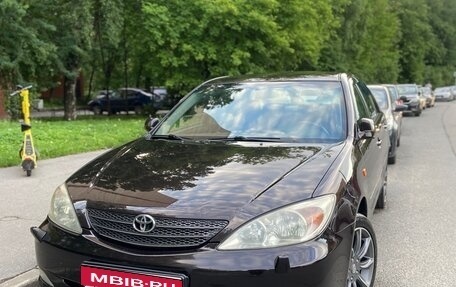 Toyota Camry V40, 2004 год, 695 000 рублей, 1 фотография