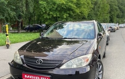 Toyota Camry V40, 2004 год, 695 000 рублей, 1 фотография