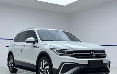 Volkswagen Tiguan II, 2023 год, 2 558 000 рублей, 1 фотография