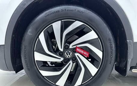 Volkswagen Tiguan II, 2023 год, 2 558 000 рублей, 12 фотография